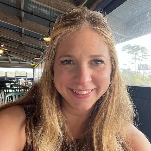 Meet your Posher, Meredith - Picture 1 of 1